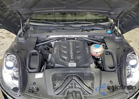 2016 Porsche Macan Turbo z USA, uszkodzony, nr VIN WP1AF2A50GLB93248